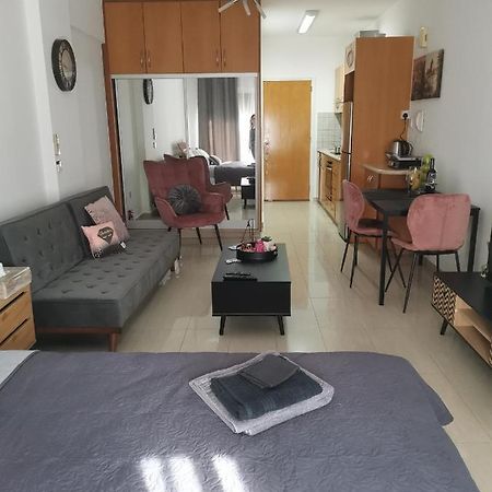 Апартаменти Flat111-Adults Only Лімасол Екстер'єр фото