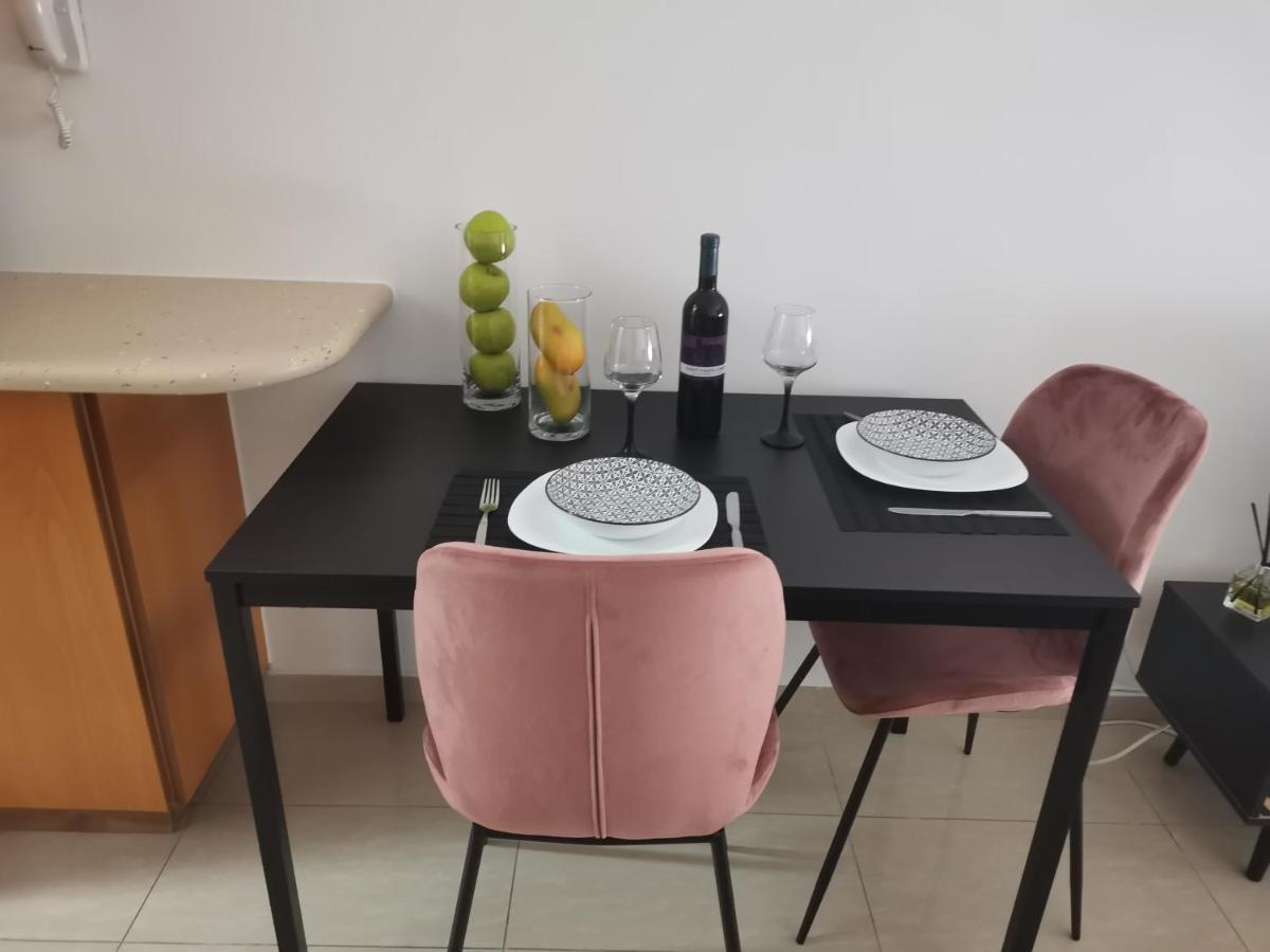 Апартаменти Flat111-Adults Only Лімасол Екстер'єр фото