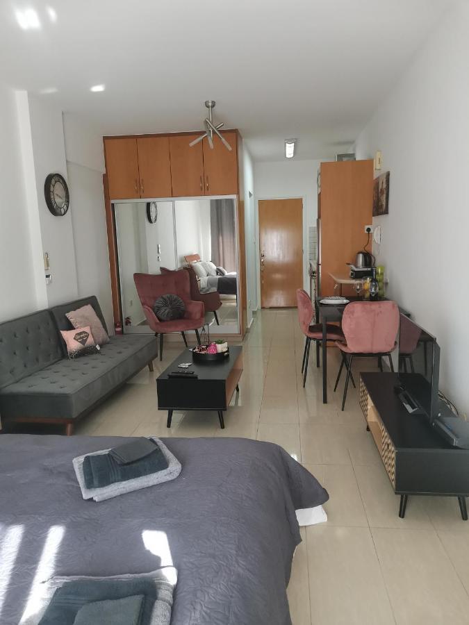 Апартаменти Flat111-Adults Only Лімасол Екстер'єр фото