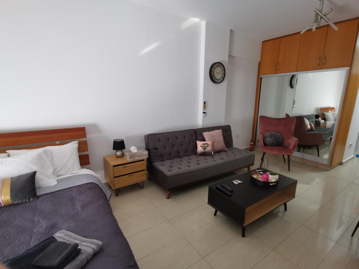 Апартаменти Flat111-Adults Only Лімасол Екстер'єр фото