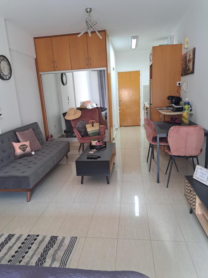 Апартаменти Flat111-Adults Only Лімасол Екстер'єр фото